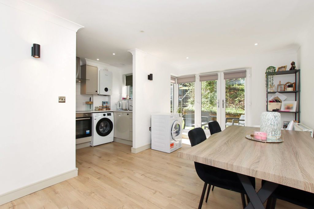 Property photo 2 of 12 Photo 9