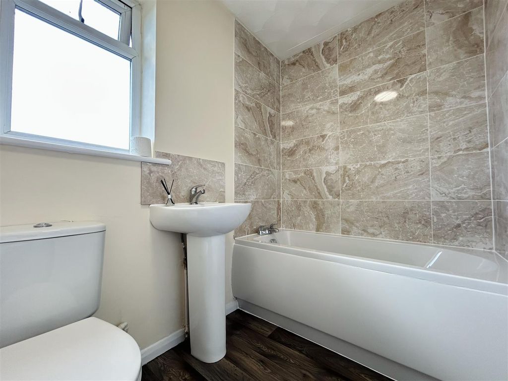 Property photo 3 of 6 Bathroom