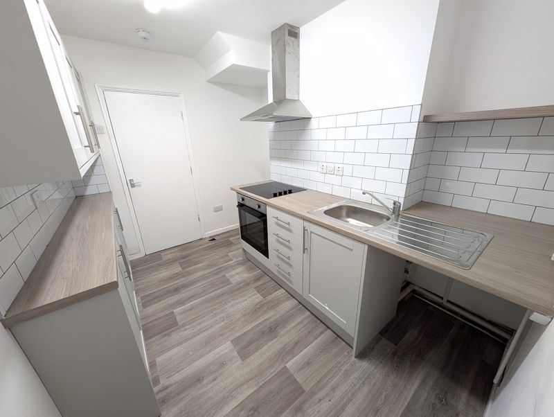 Property photo 1 of 12 Photo 8