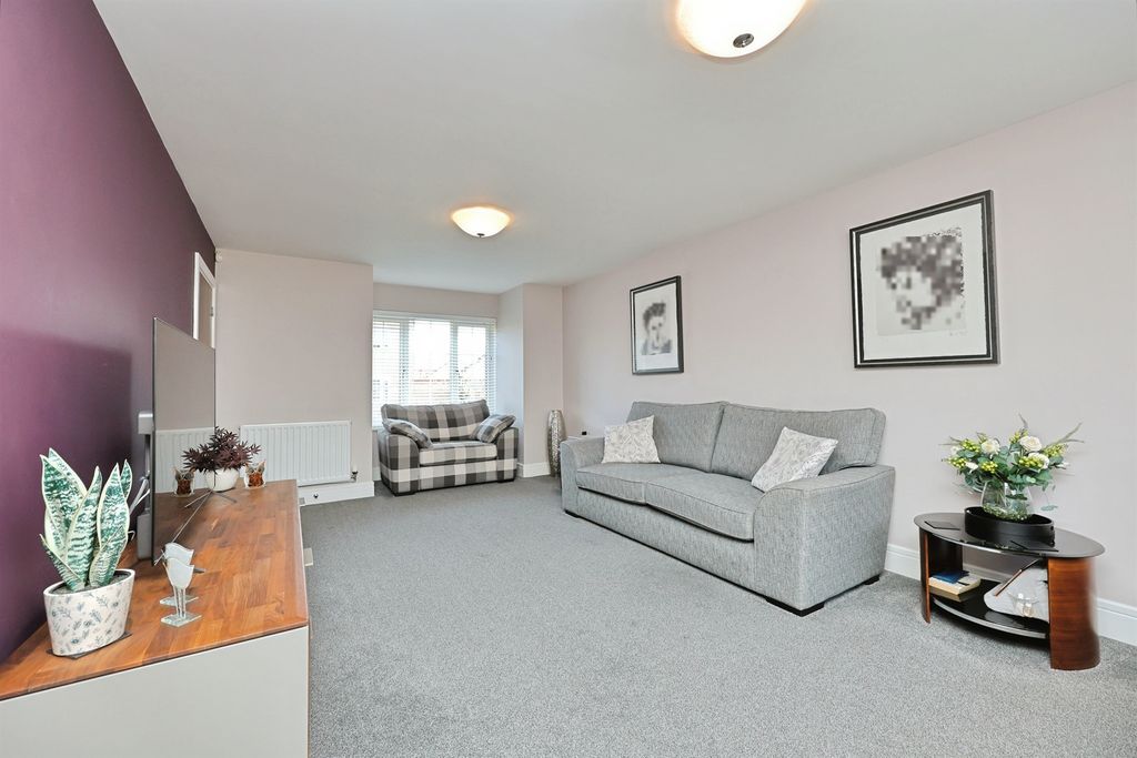 Property photo 3 of 21