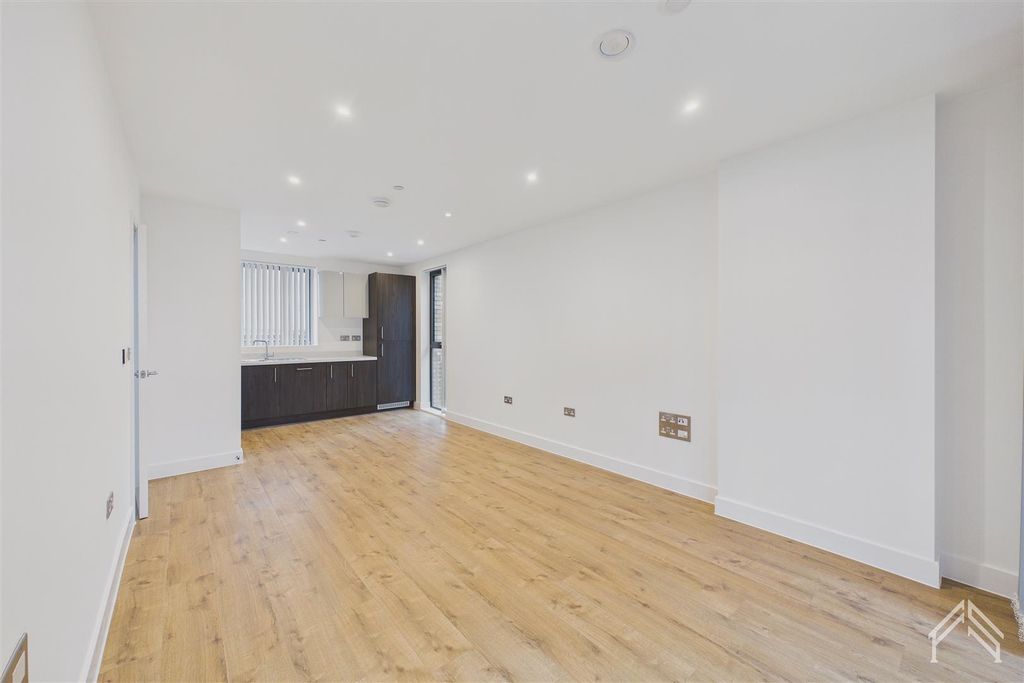 Property photo 3 of 10 3.Jpg