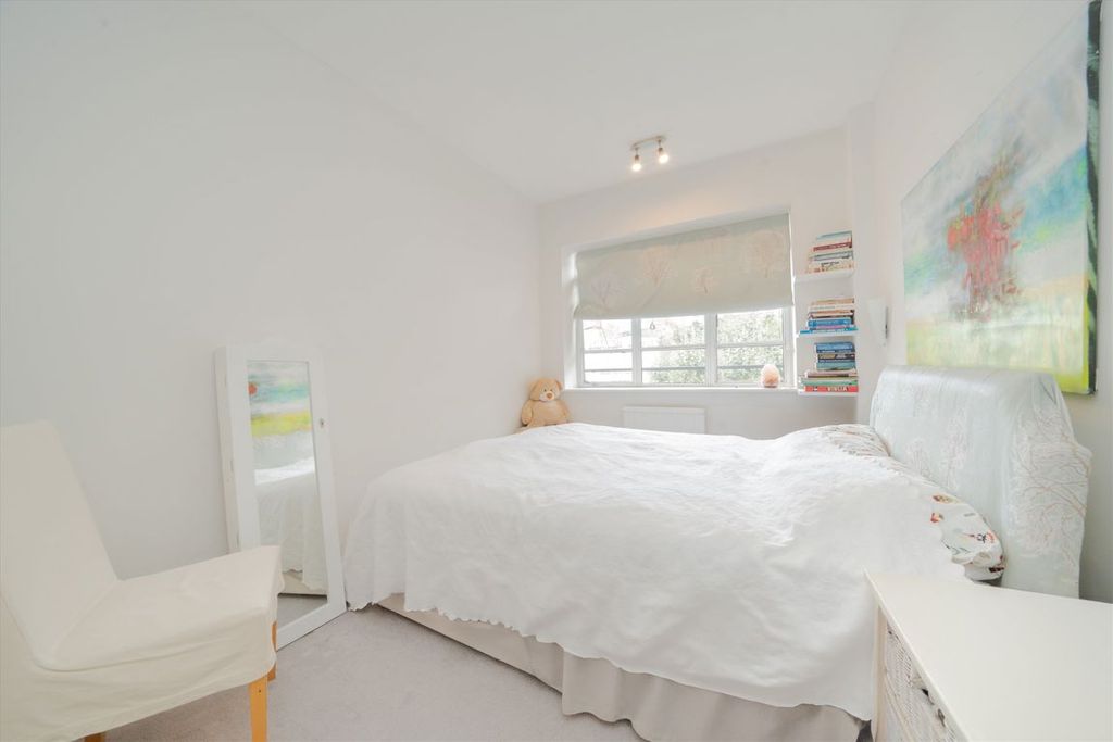 Property photo 3 of 6