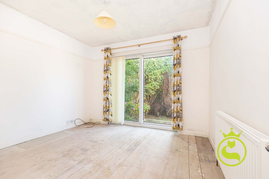 Property photo 3 of 13