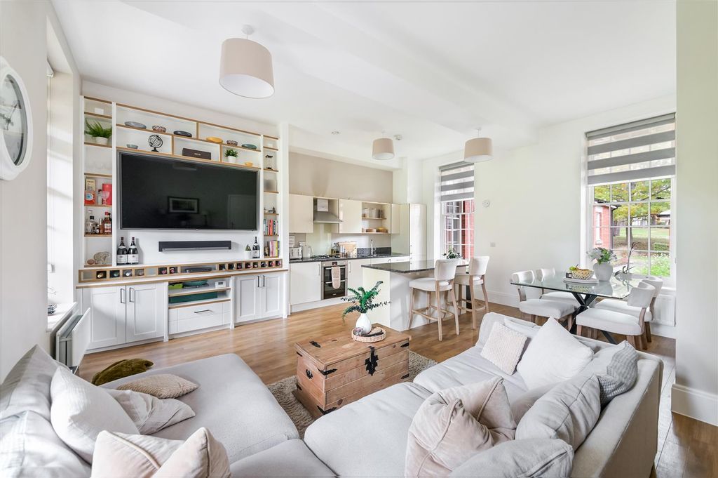 Property photo 3 of 12 Janeford Court,3-10.Jpg