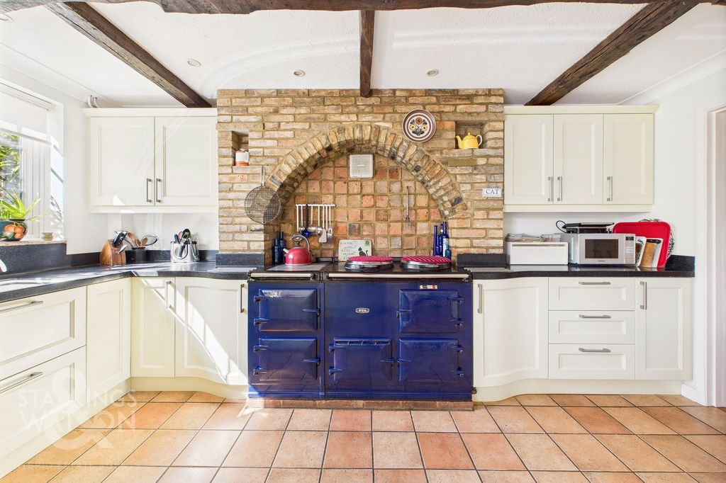 Property photo 3 of 68