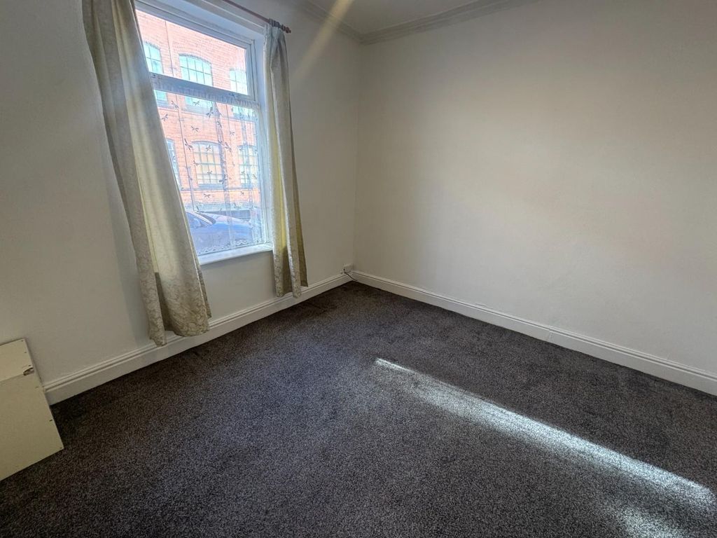 Property photo 3 of 8 Living Room.Jpg