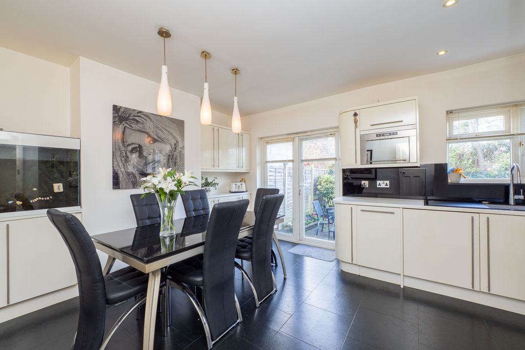 Property photo 3 of 24 Picture No. 07