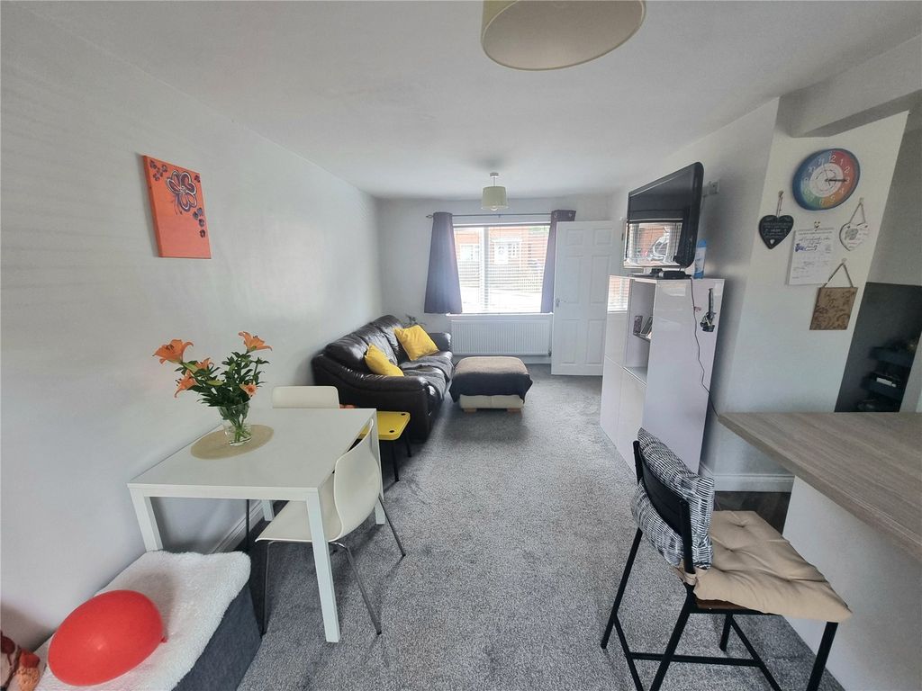 Property photo 3 of 7 Picture No. 24