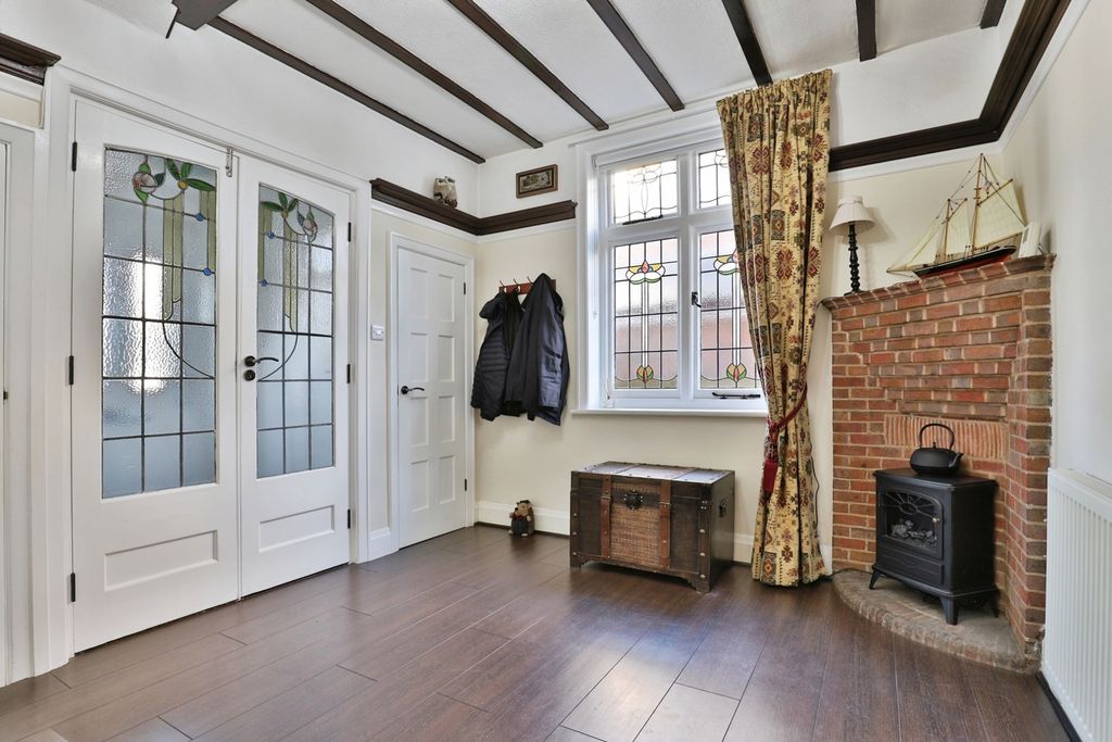 Property photo 3 of 22 Pbox-Img.Jpg