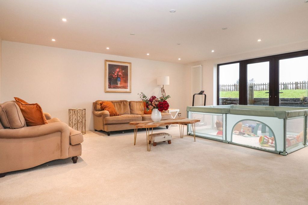 Property photo 3 of 30