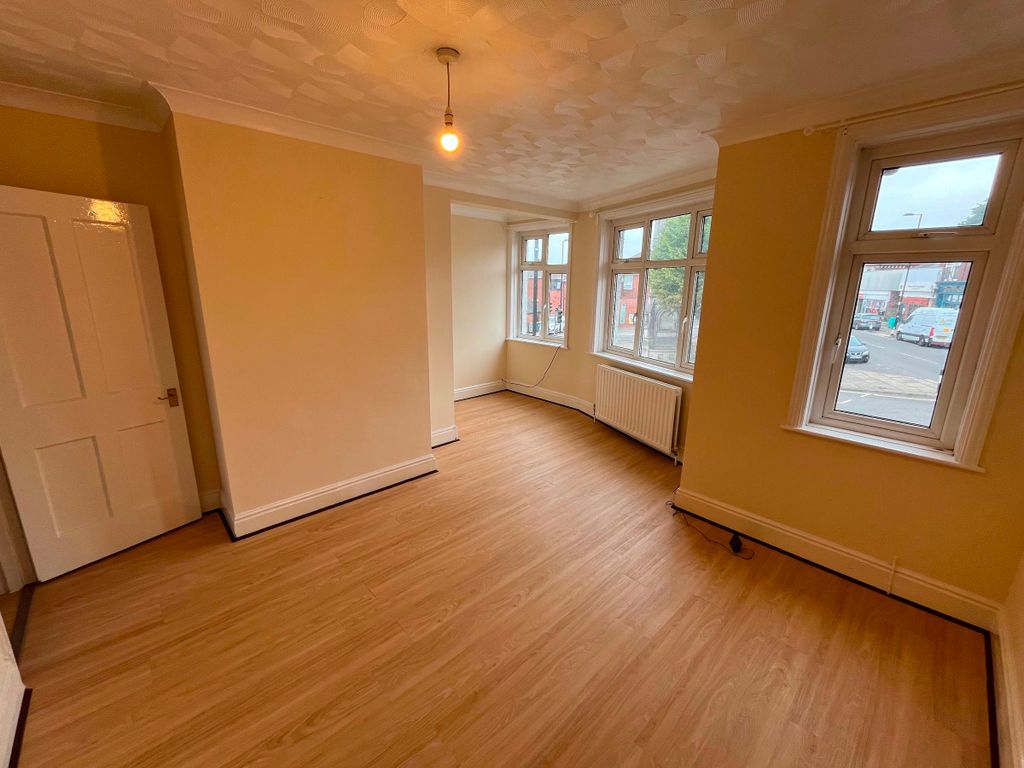 Property photo 3 of 4