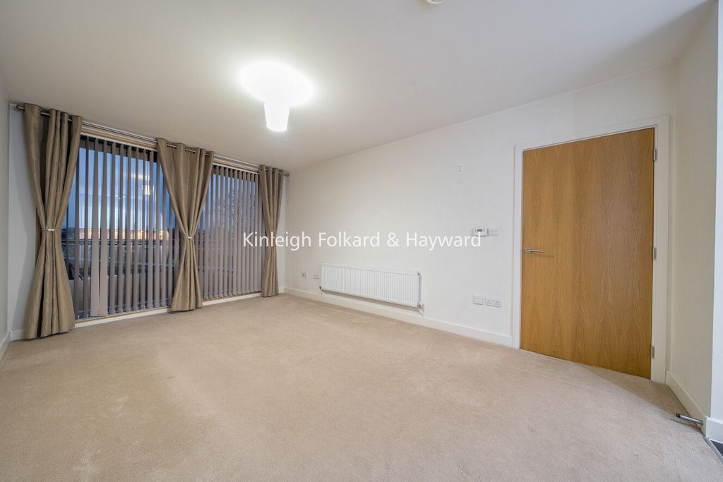 Property photo 3 of 16 Bedroom