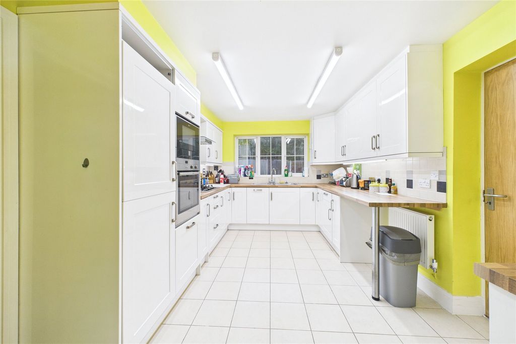 Property photo 2 of 10 Picture No. 11