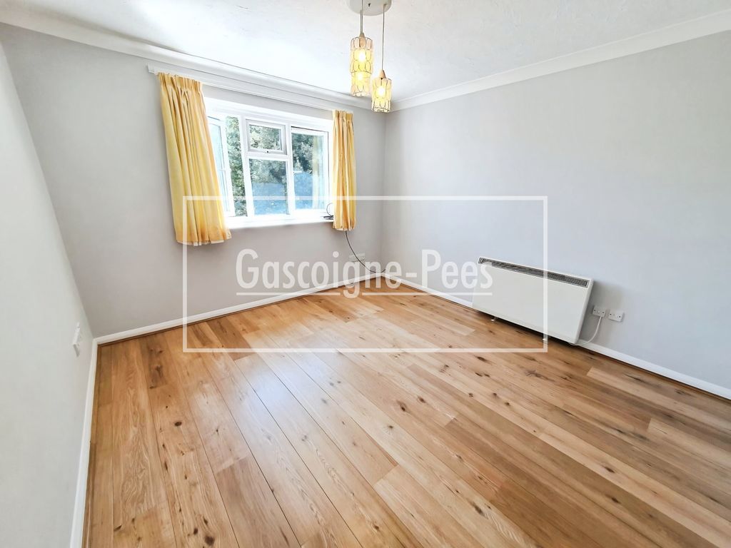 Property photo 3 of 6