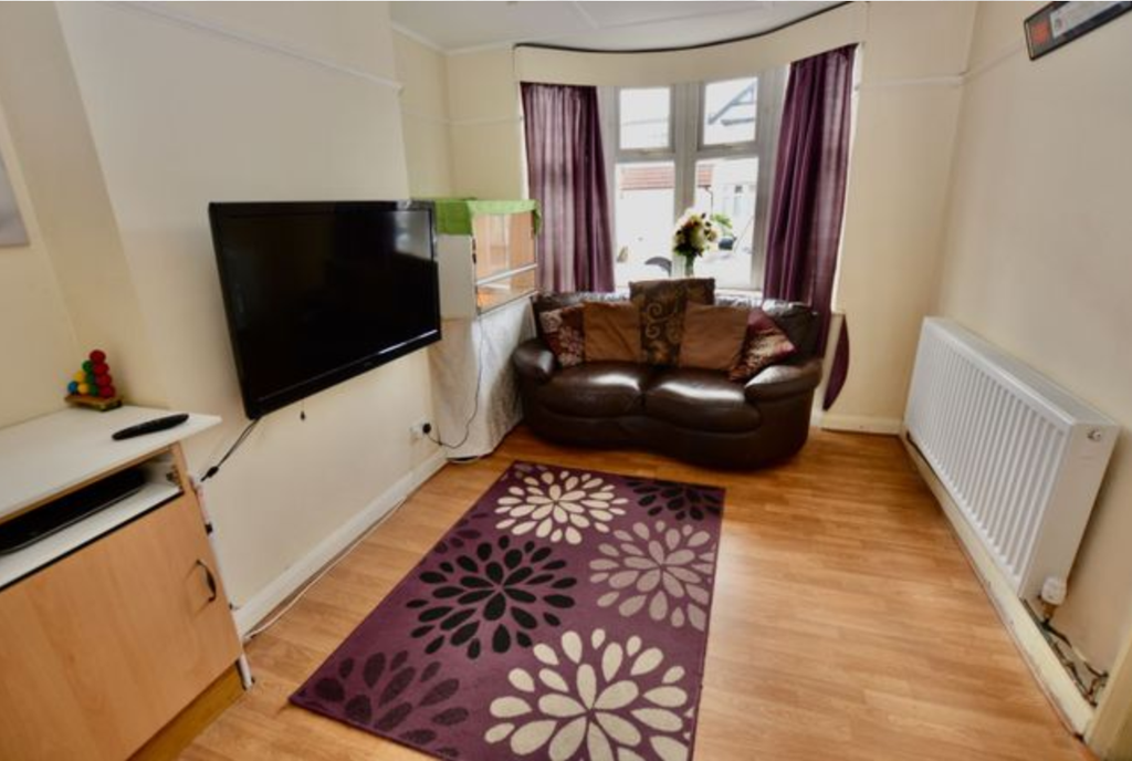 Property photo 3 of 9