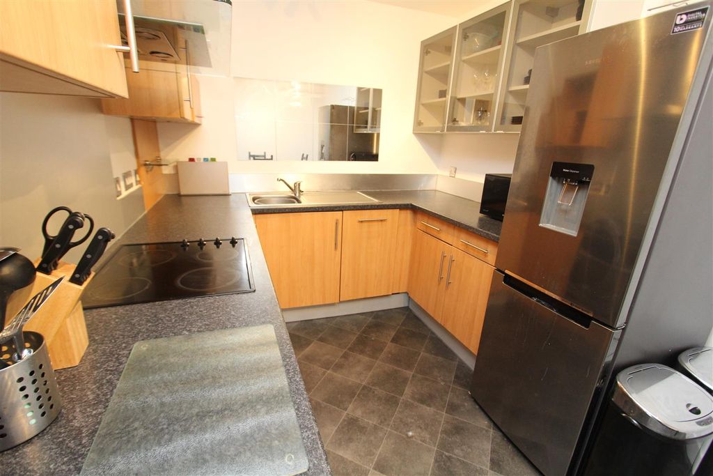 Property photo 2 of 9 Kitchen.Jpg