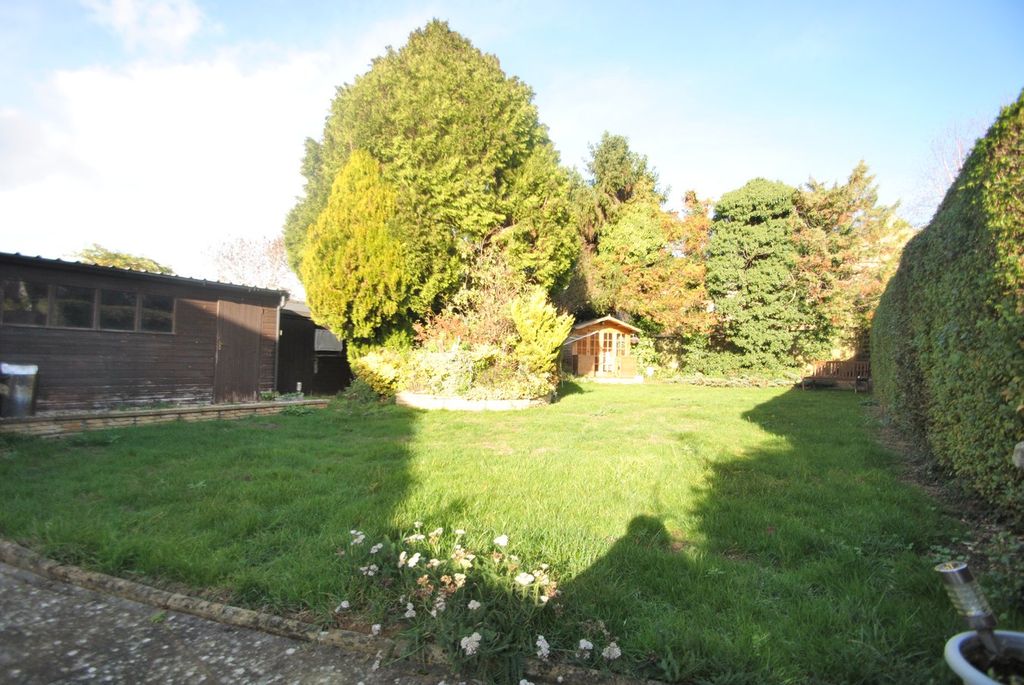 Property photo 2 of 25