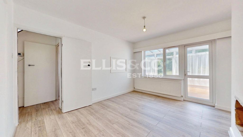Property photo 3 of 12 Picture No. 23