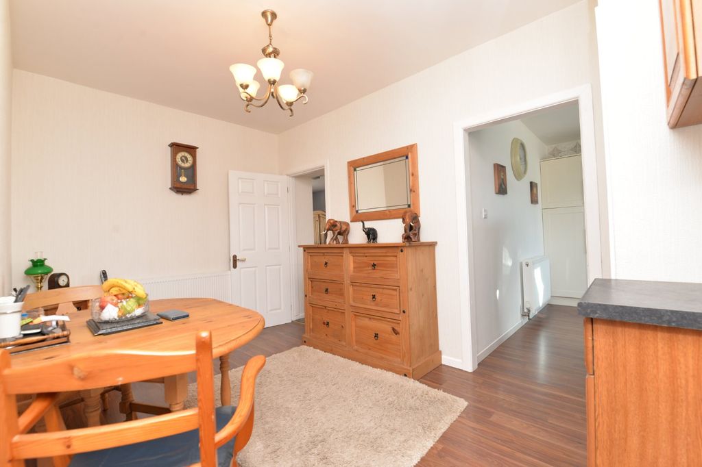 Property photo 3 of 19 Picture No. 04