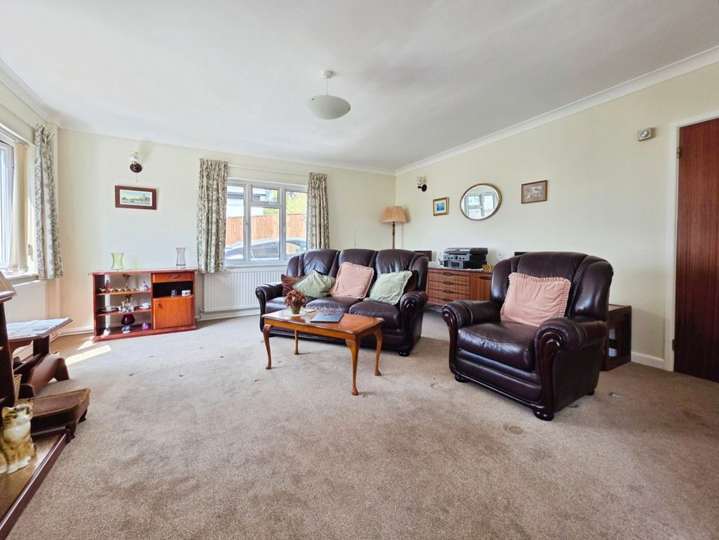 Property photo 3 of 17 Living/Dining Room