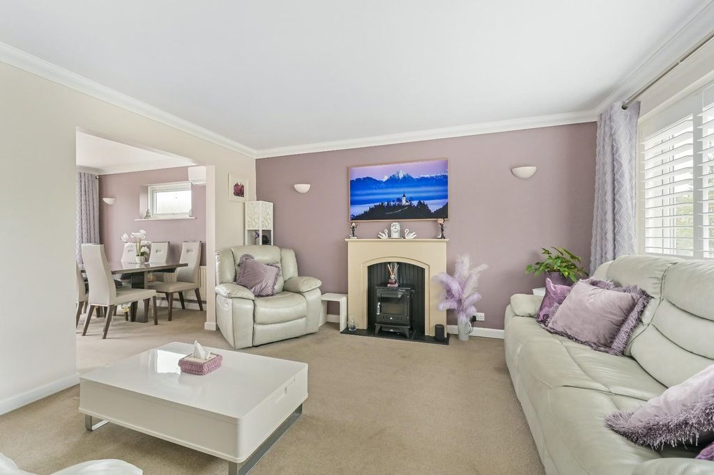 Property photo 3 of 20 Lounge.Jpg