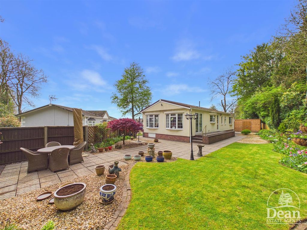 Property photo 2 of 21