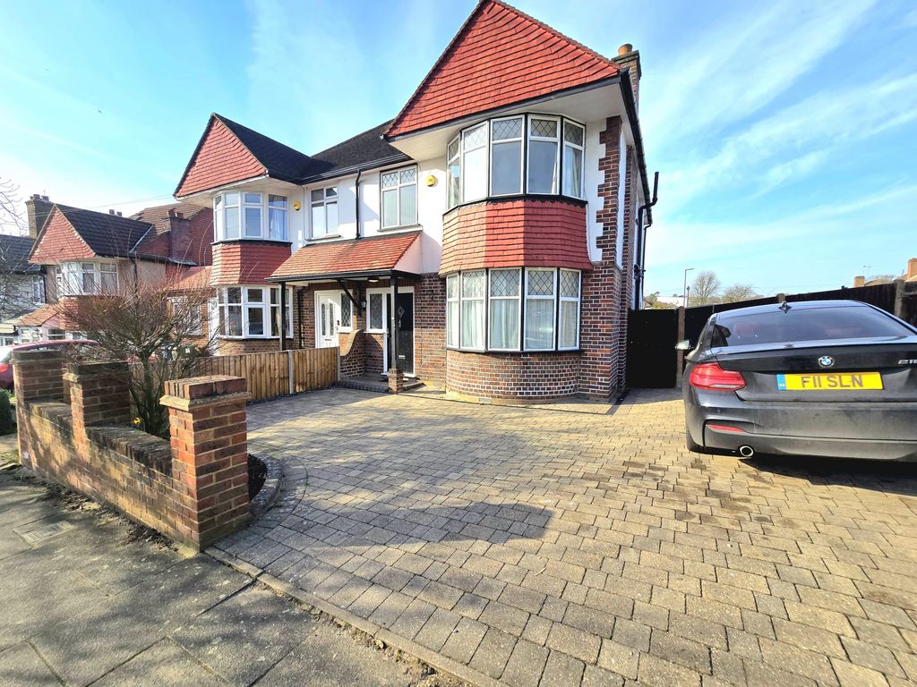 Property photo 1 of 10 F8B39cd2-791c-4769-Bdfb-14Bedaafc45c