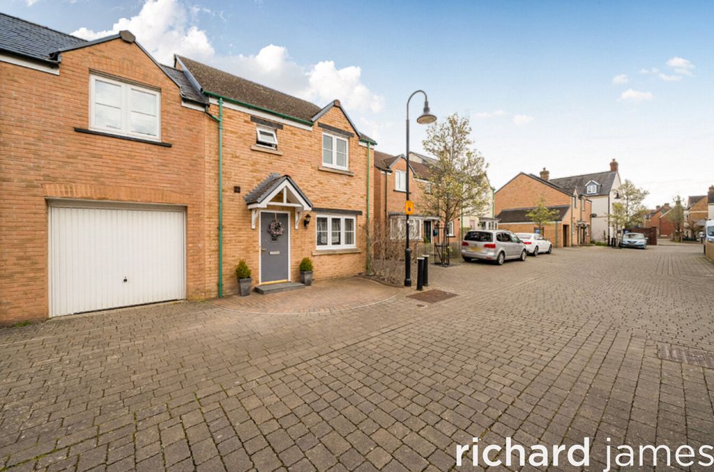 Property photo 1 of 14 53Dfd62c7Aaa4070Bfbf100c7Da19A97