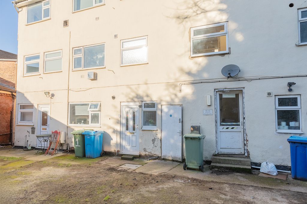 Property photo 1 of 15 External