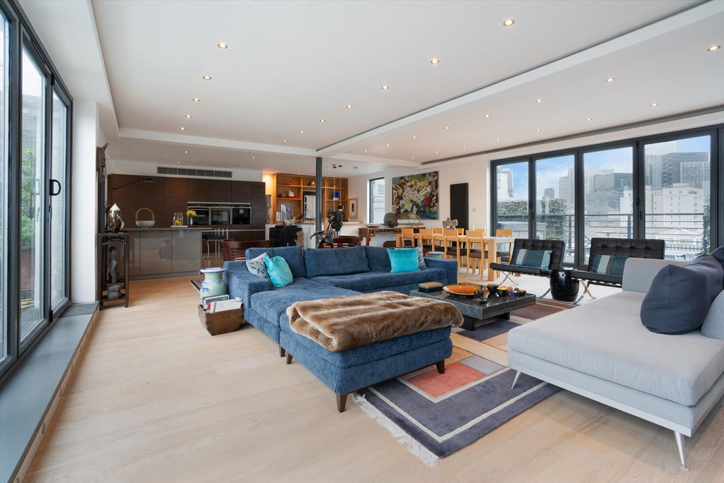 Property photo 1 of 19 Image