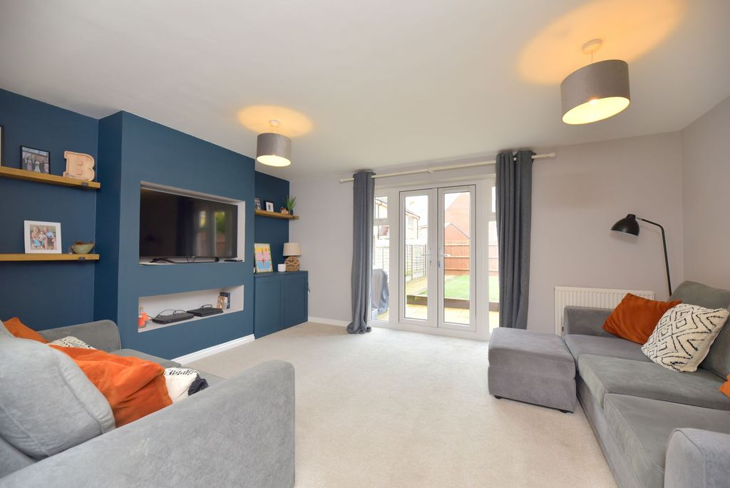 Property photo 2 of 23