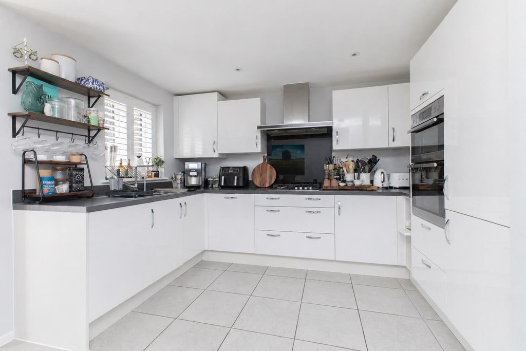 Property photo 3 of 23 Kitchen.Png