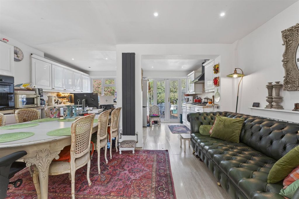 Property photo 3 of 18 205Sherwoodaveweb_13.Jpg