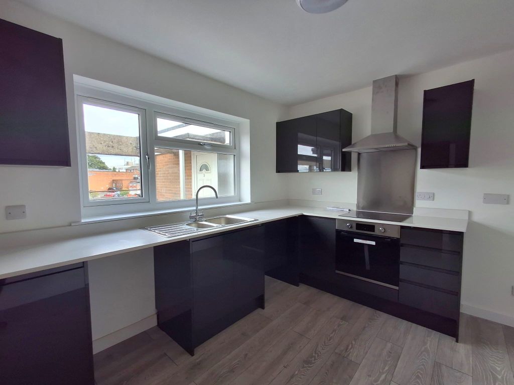 Property photo 1 of 9 Kitchen