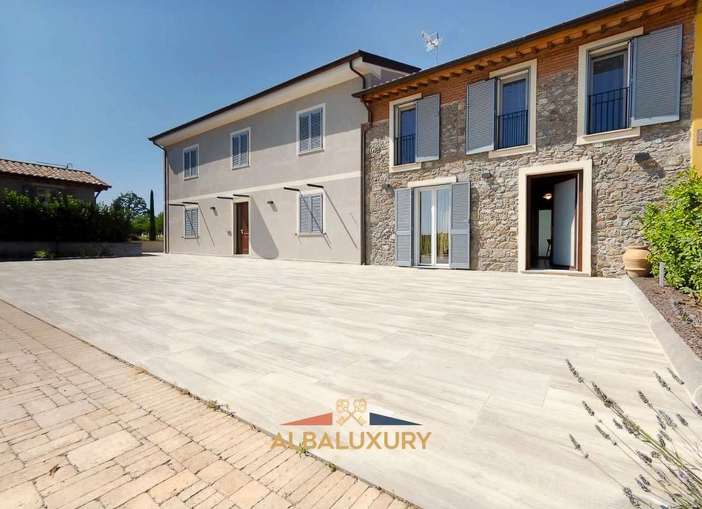 Property photo 2 of 32