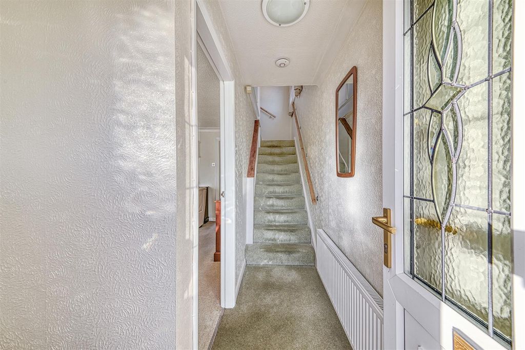 Property photo 2 of 24