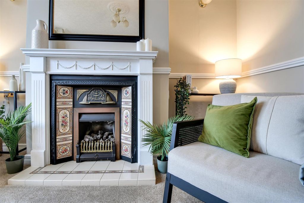 Property photo 3 of 25 Living Room