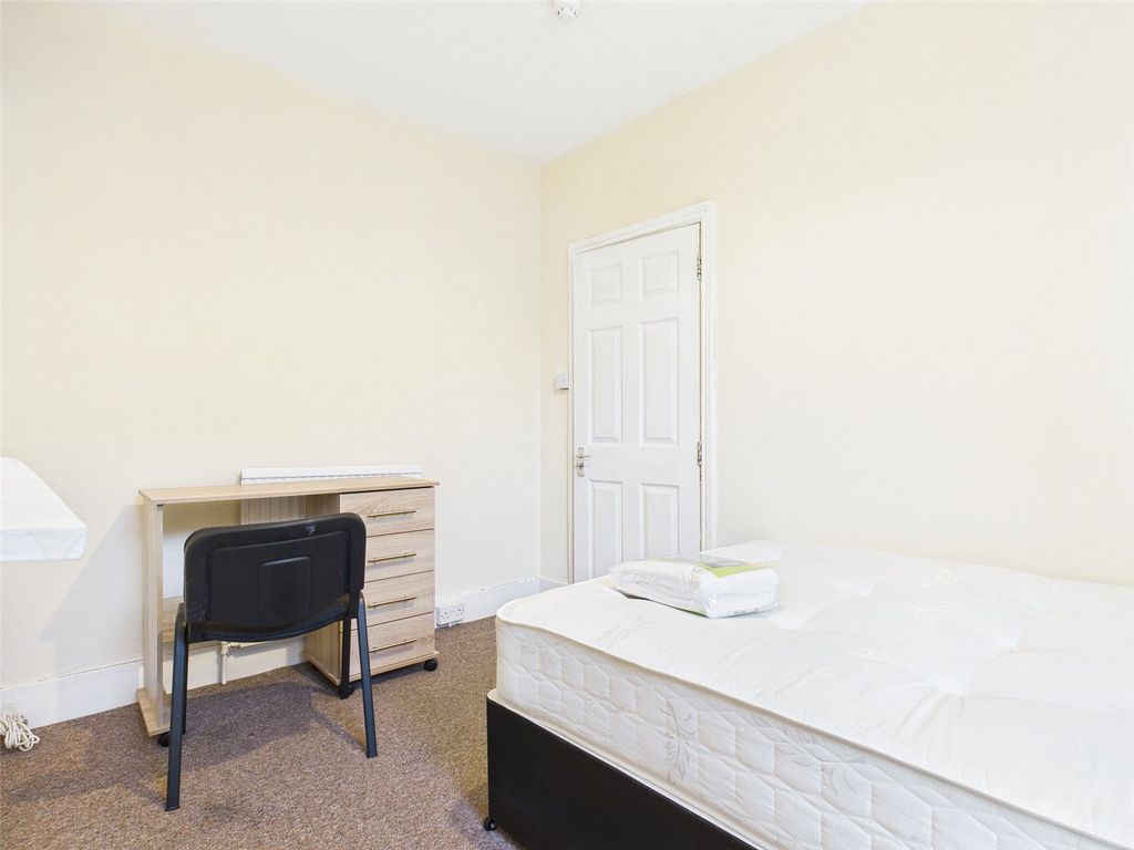 Property photo 3 of 14 Bedroom