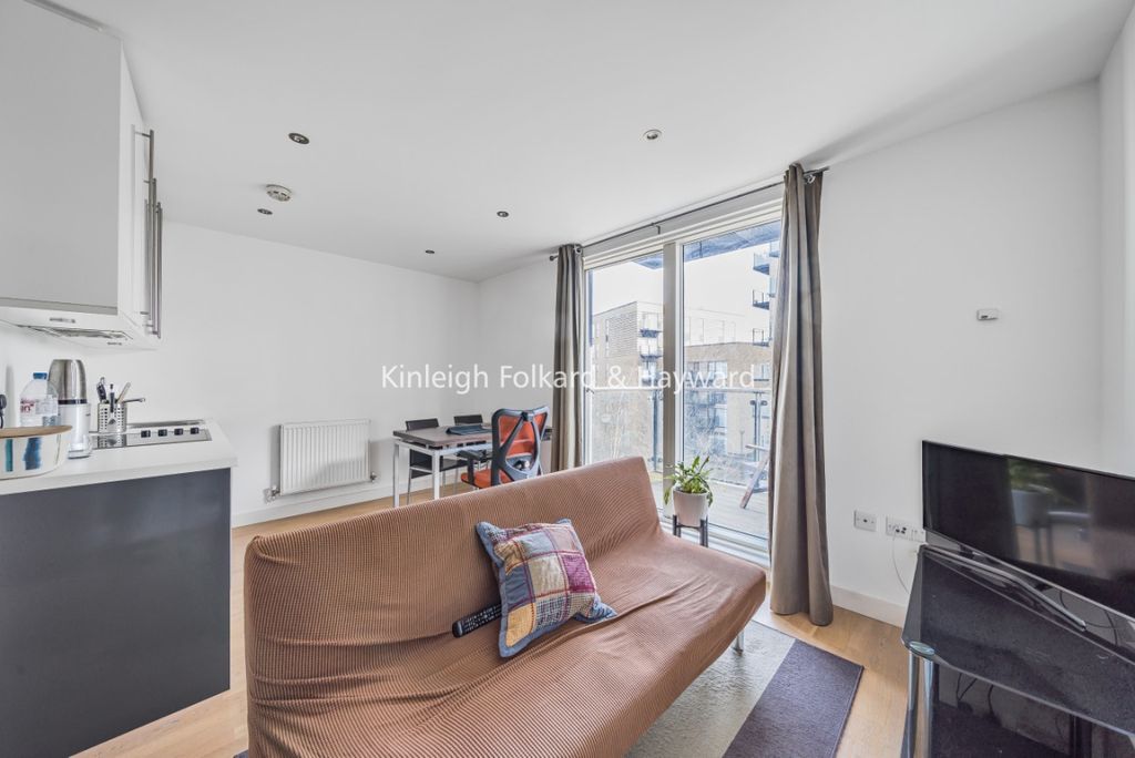 Property photo 2 of 6 94E5B40d-51B1-4c4d-B