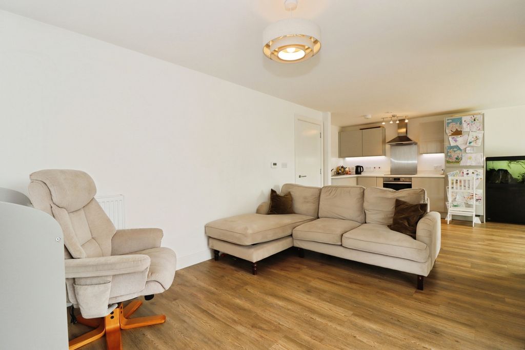 Property photo 3 of 15 Pbox-Img.Jpg