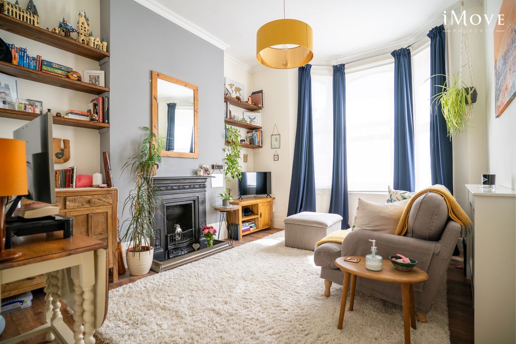 Property photo 1 of 17