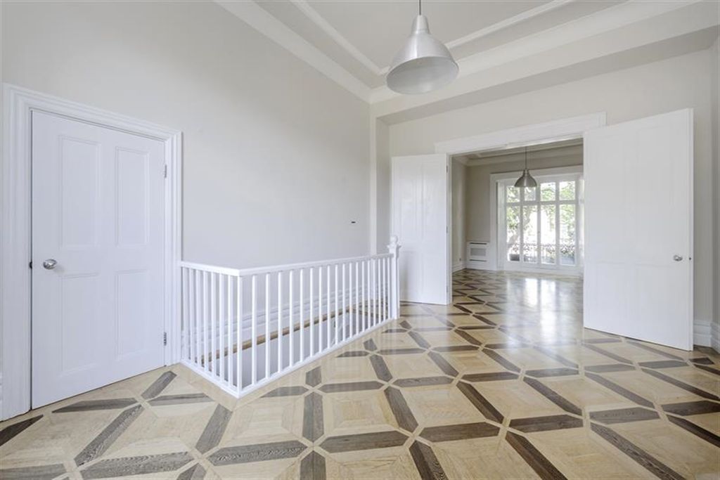 Property photo 1 of 9 (Main)