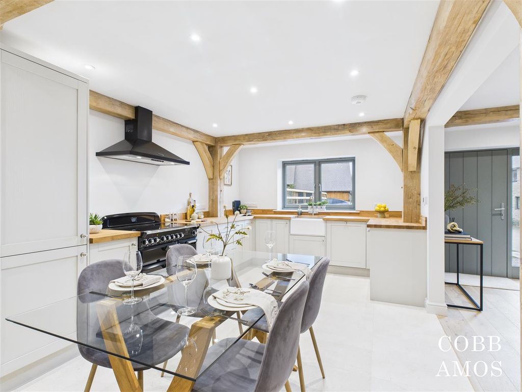 Property photo 3 of 33 Cam02803G0-Pr0240-Still025.Jpg