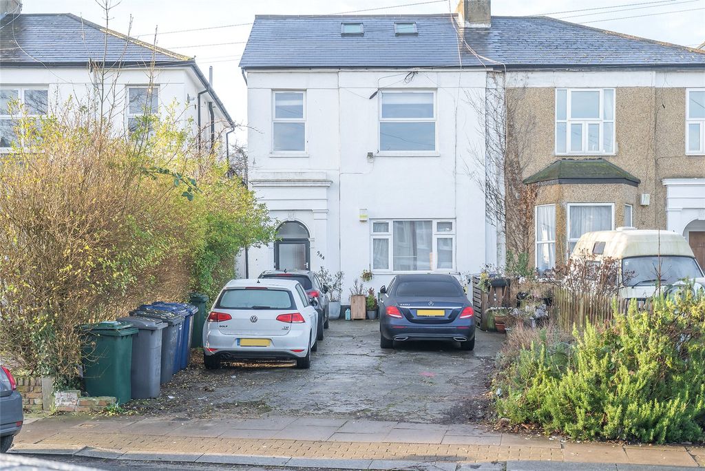 Property photo 1 of 12 Front External