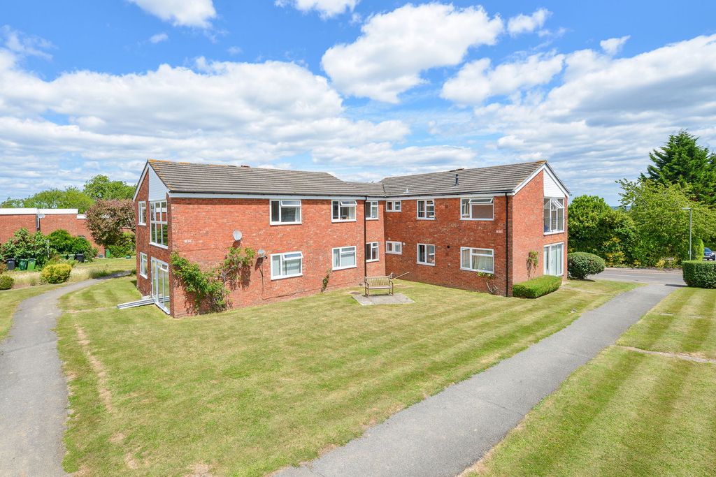 Property photo 1 of 17