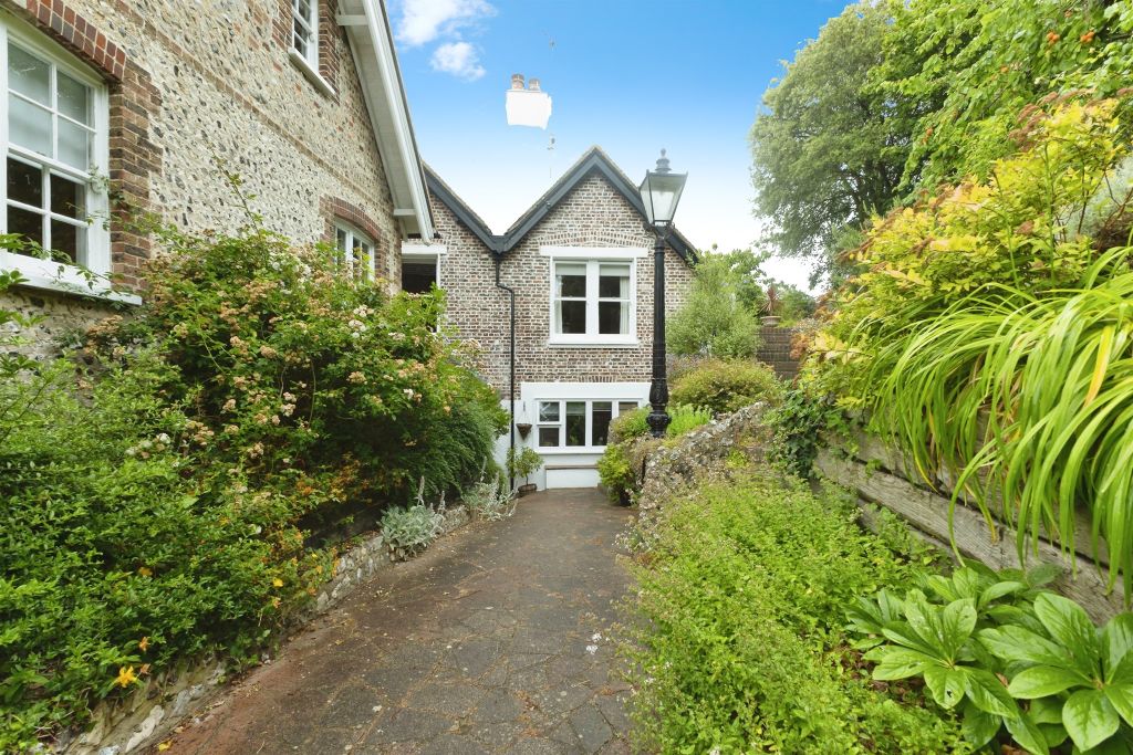 Property photo 1 of 33