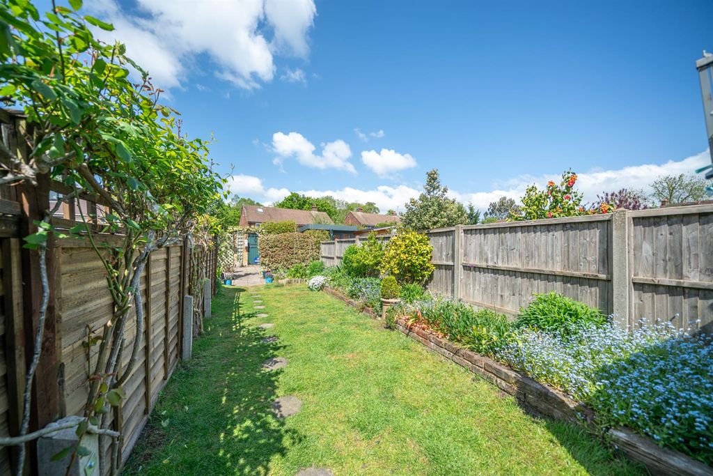 Property photo 2 of 13 Garden 3.Jpg