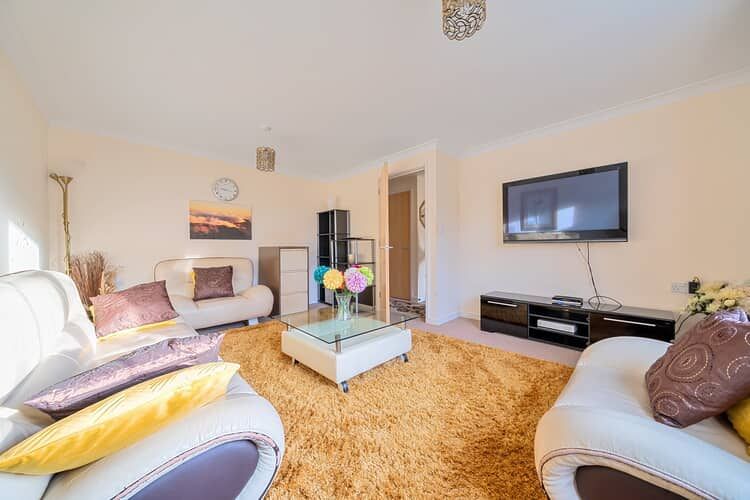 Property photo 2 of 18