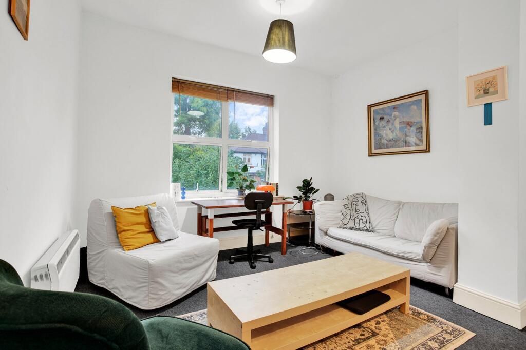 Property photo 3 of 12 46013_Hea259940_L_Img_04_0000.Jpeg