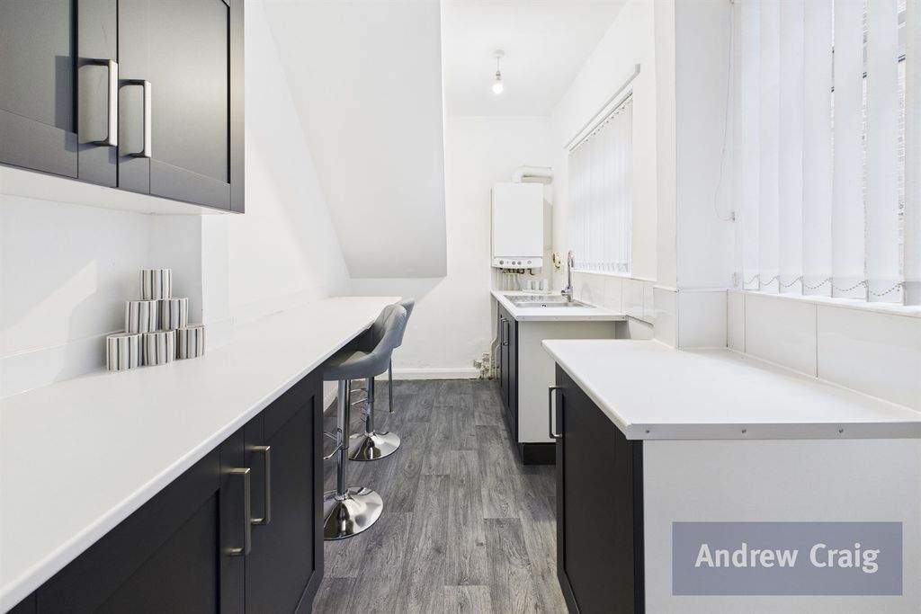 Property photo 1 of 12 (Main)